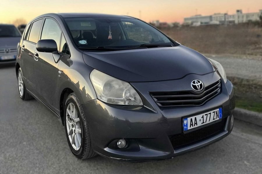 Toyota Verso Dark Grey