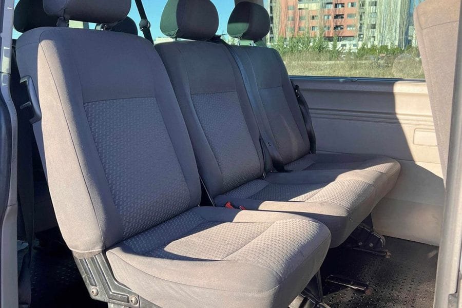 Volkswagen Caravelle Van