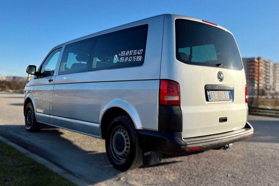 Volkswagen Caravelle Van