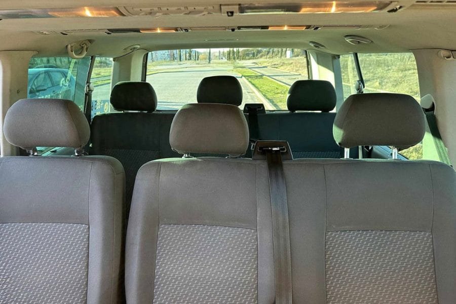 Volkswagen Caravelle Van