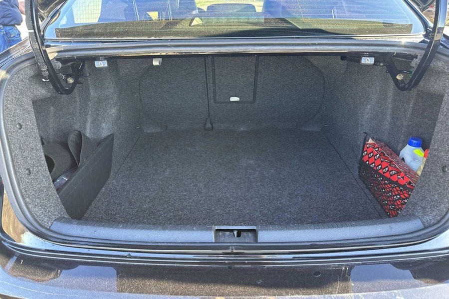 Volkswagen Jetta Black 2.0 tdi