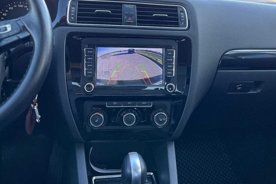 Volkswagen Jetta Black 2.0 tdi