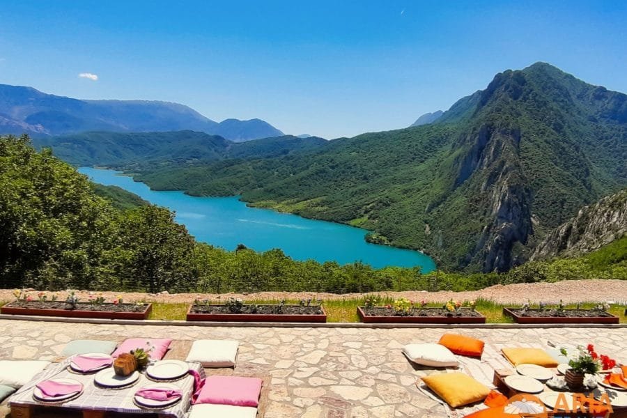 Explore Bovilla Lake Hiking and Barbecue Lunch Included