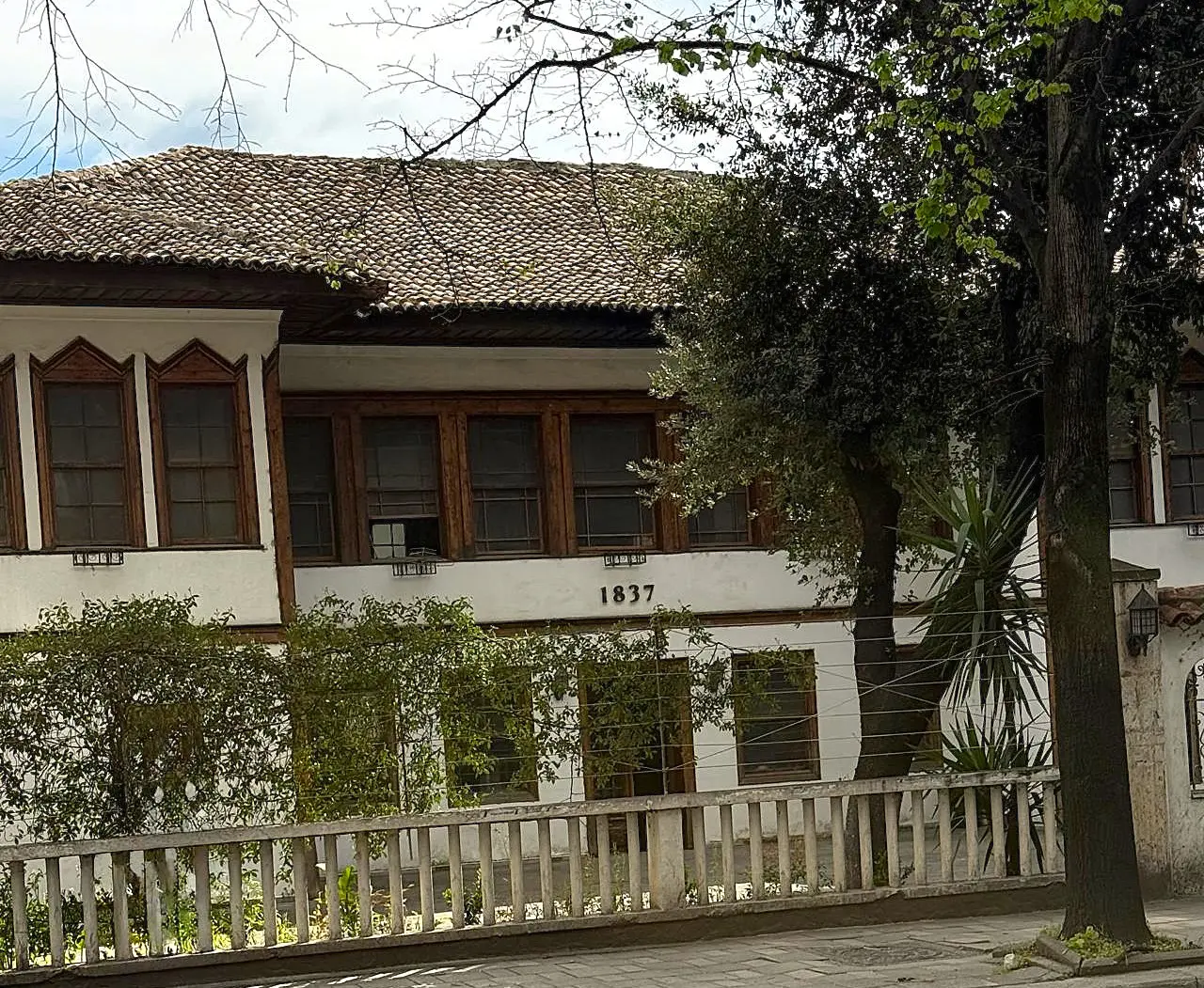 Tirana Tour Scavenger Hunt